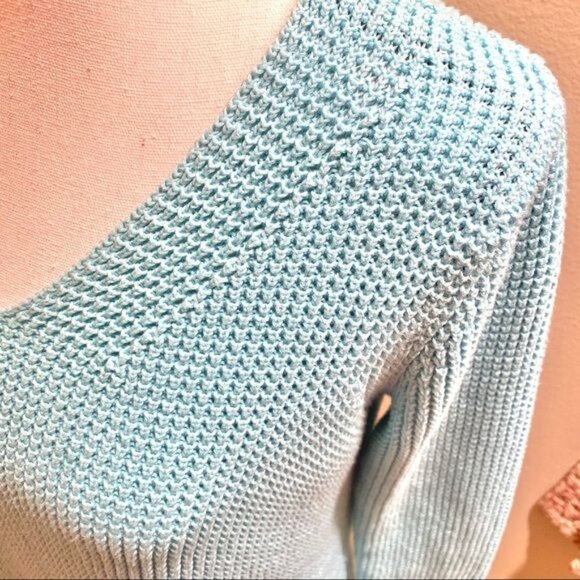 Tommy Bahama Mint Sweater, Crocheted Look, V-Neck, Size Med - Picture 5 of 7